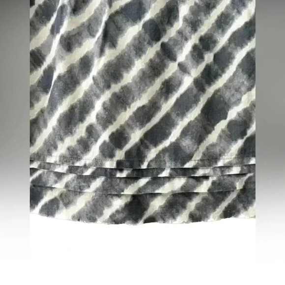 LOFT bluish-grey/white tie dye pattern lined skirt with hidden zipper SZ 14 - Picture 4 of 9